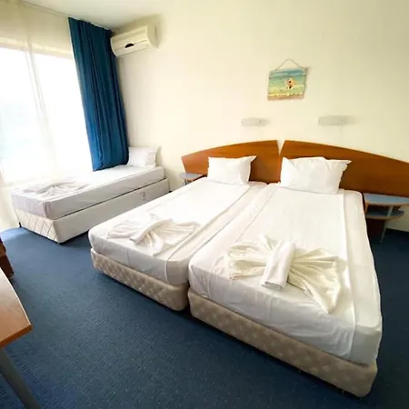 M2 ホテル プリモルスコ